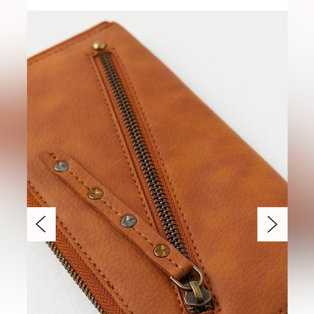 Free people- Distressed Vegan Wallet - Picture 2 of 4